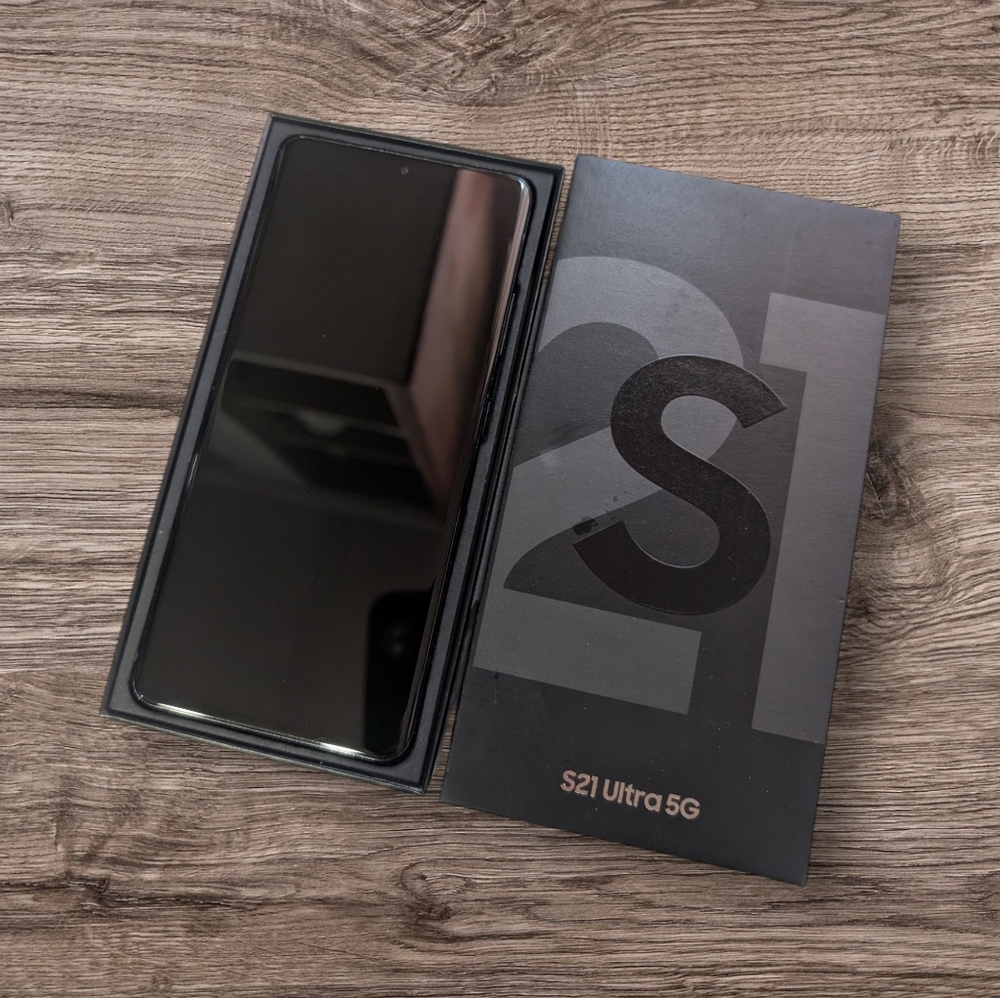 Samsung Galaxy S21 Ultra 5G (SM-G998W) – 128 GB Phantom Black – EUC